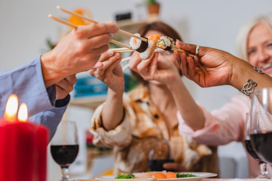 Zestawy sushi z dowozem w Krakowie – menu Sushi Friends